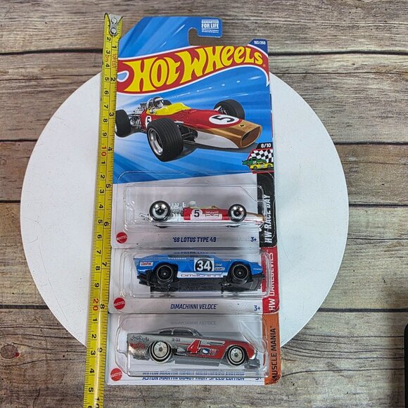 Hot Wheels Die-Cast Car Collection: 68 Lotus Type 49 Dimachinni Veloce & Aston M - Picture 14 of 16